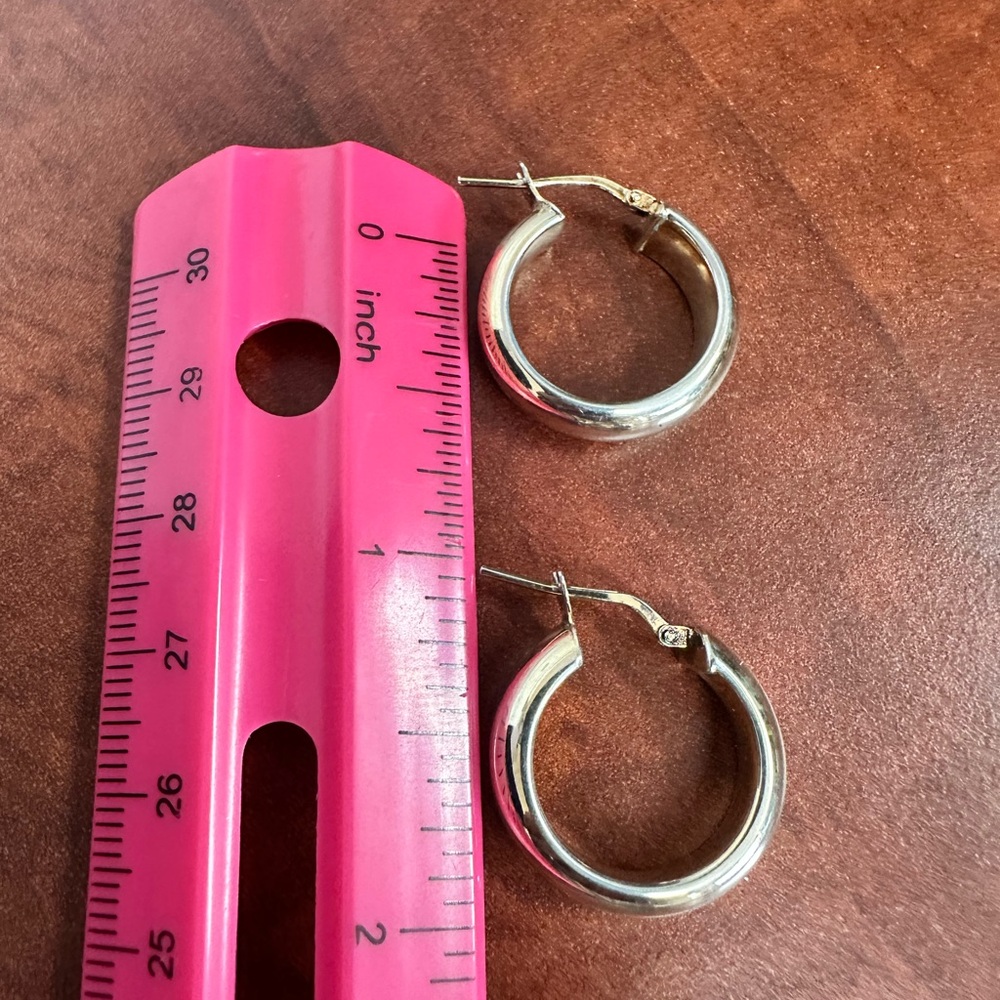 Dyadema Gold Hoop Earrings